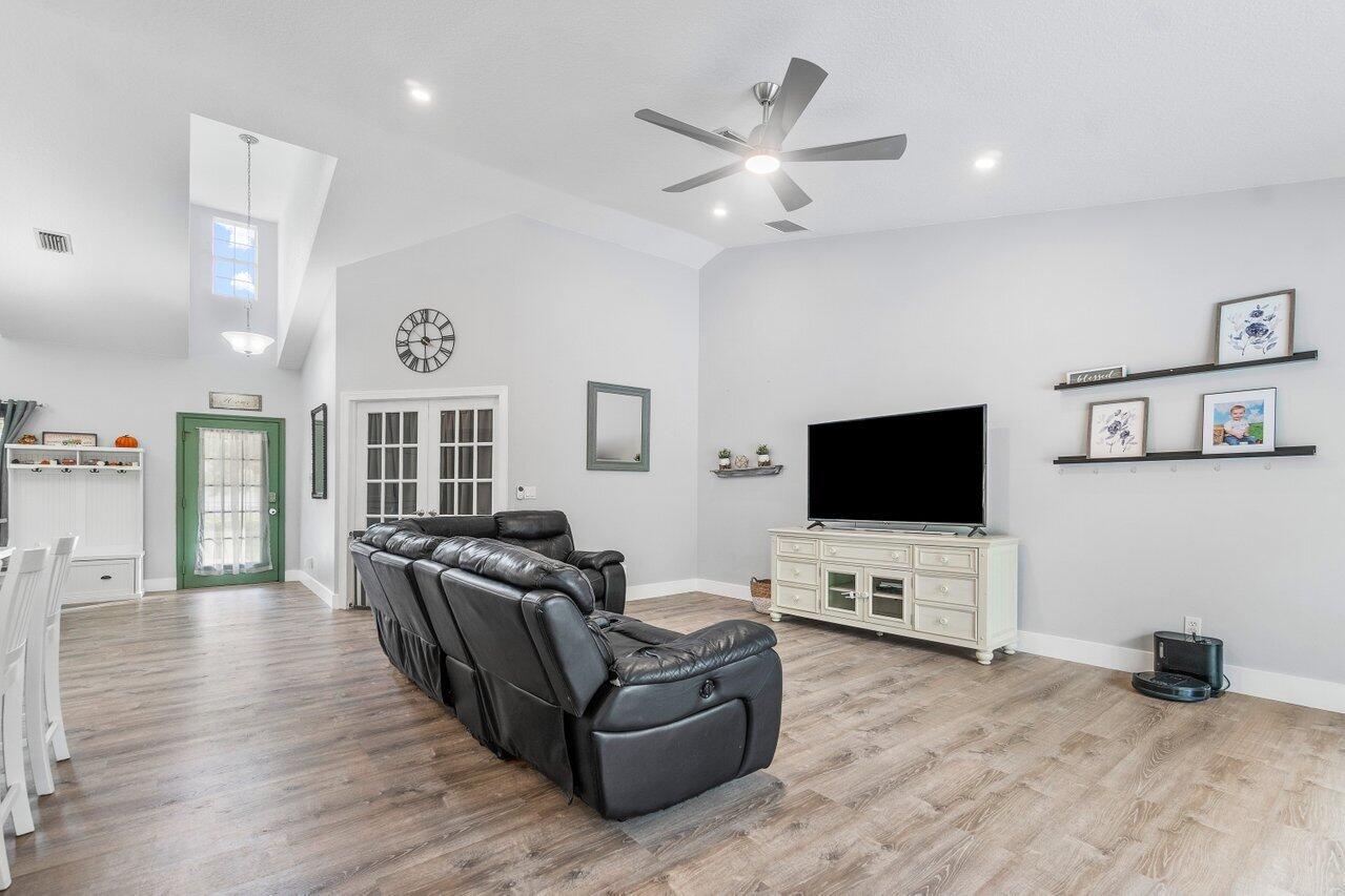 17217 63rd Road North Loxahatchee, FL 33470 - Photo 10 of 29 008-1721763rdRoadNorth-Loxahatchee-FL-33