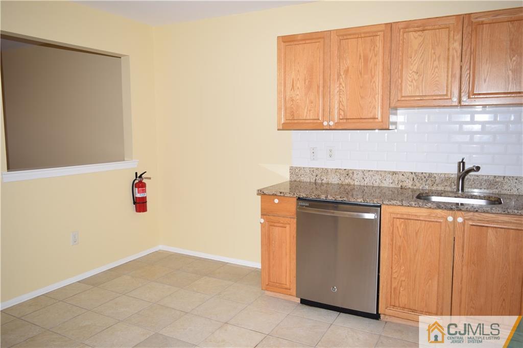 264 Retta Court, Unit 264 Piscataway, NJ 08854 - Photo 4 of 17 Gallery Image 4
