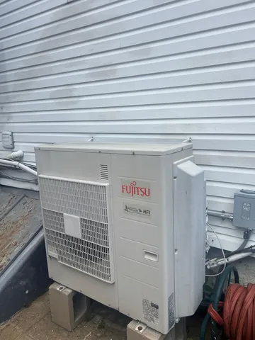 a view of utility room