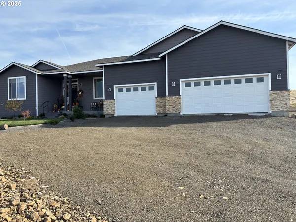 a house view with a outdoor space