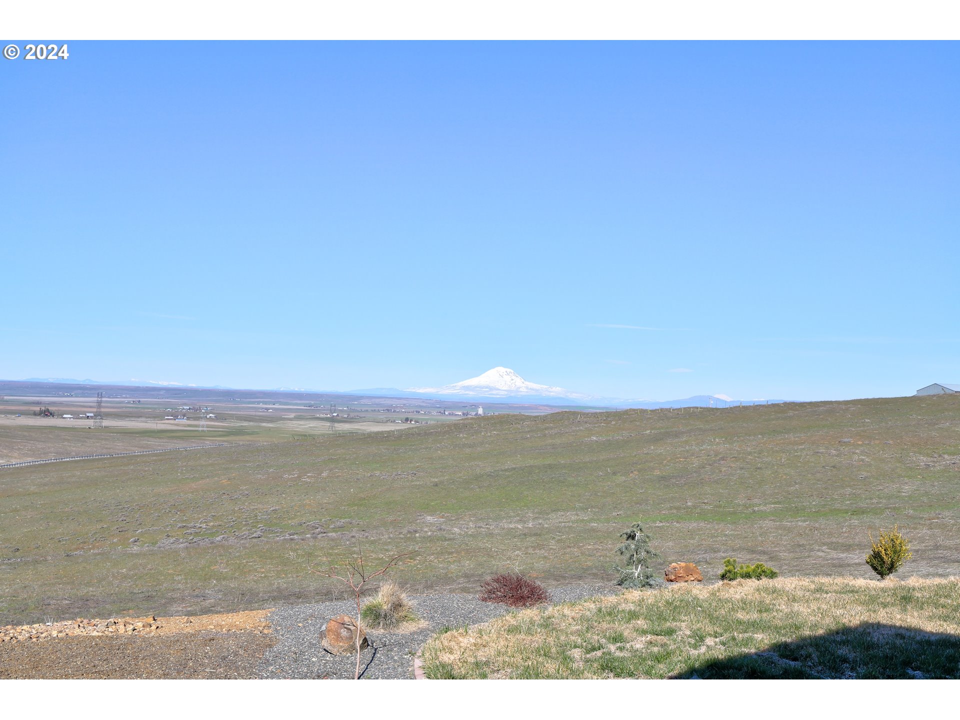 700 Dooley Road Centerville, WA 98613 - Photo 2 of 47 a view of an ocean and beach