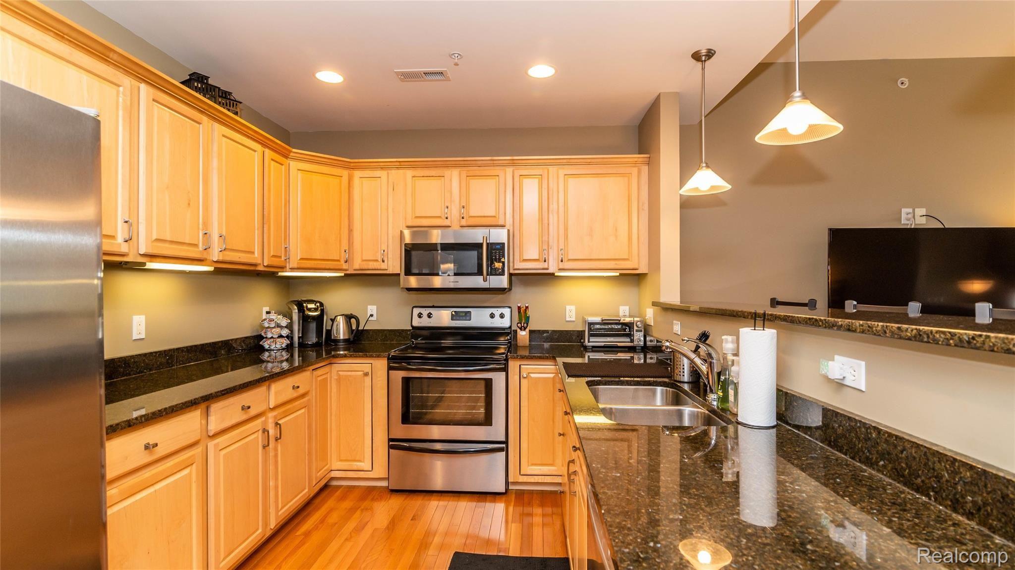 1323 Turner Road Lansing, MI 48906 - Photo 9 of 28 007_11.jpg