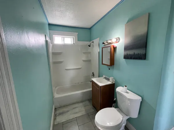 $1,350 | 152 Wolcott Street, Unit 2, Waterbury, CT 06705