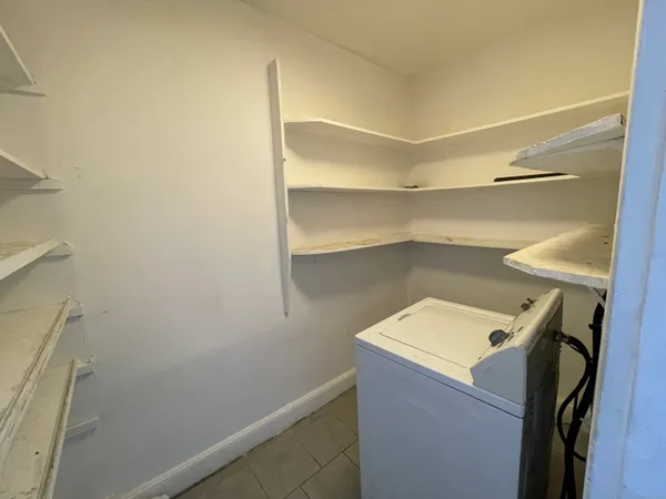 $1,350 | 152 Wolcott Street, Unit 2, Waterbury, CT 06705