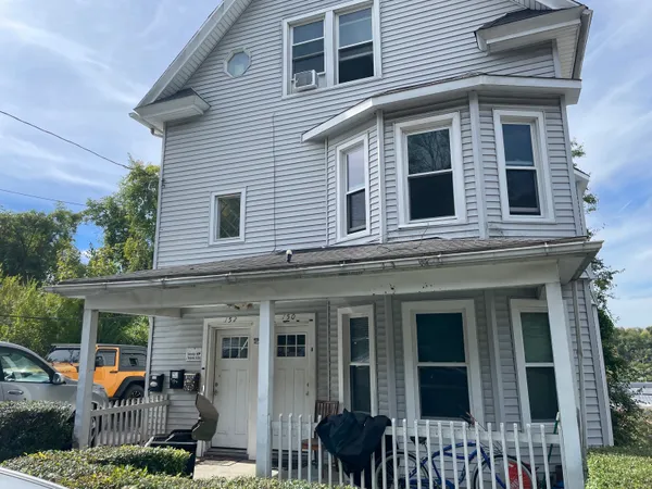 $1,350 | 152 Wolcott Street, Unit 2, Waterbury, CT 06705