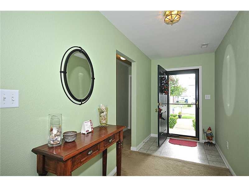 2759 Rothe Lane Indianapolis, IN 46229 - Photo 4 of 16 Gallery Image 4