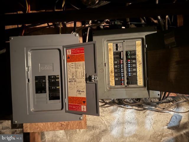 505 McKnight Street Gordon, PA 17921 - Photo 45 of 46 a front view of a house with a yard