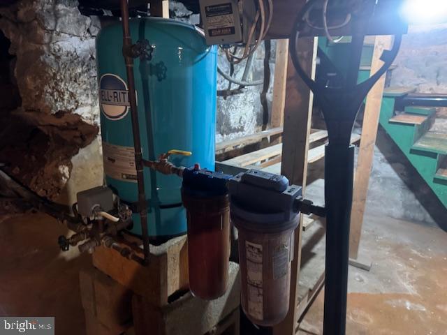 505 McKnight Street Gordon, PA 17921 - Photo 8 of 46 a view of entryway with wooden floor