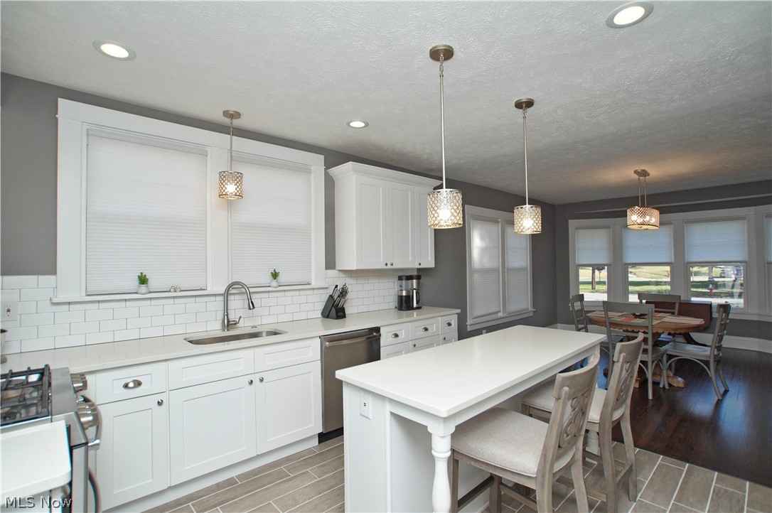 3252 Warrington Road Cleveland, OH 44120 - Photo 6 of 34