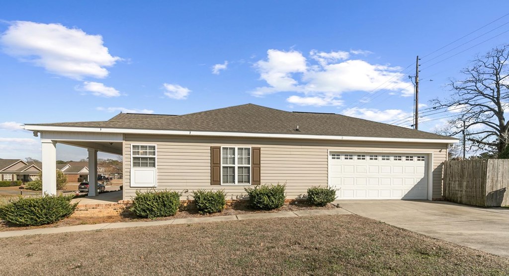 100 Danny Lane Dothan, AL 36301 - Photo 3 of 32