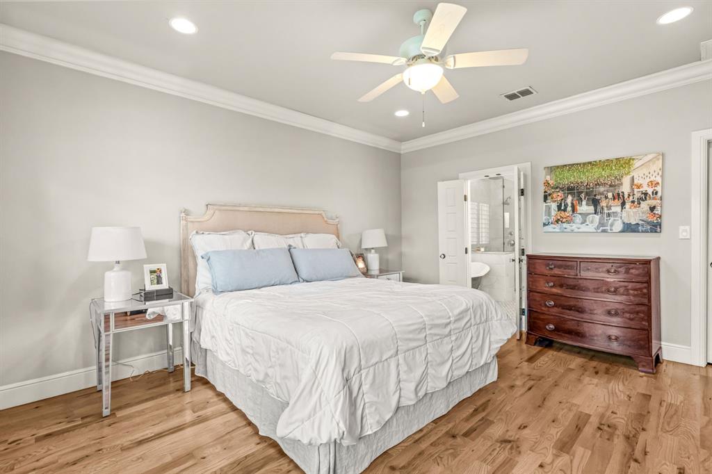 809 Edgefield Road Fort Worth, TX 76107 - Photo 21 of 32