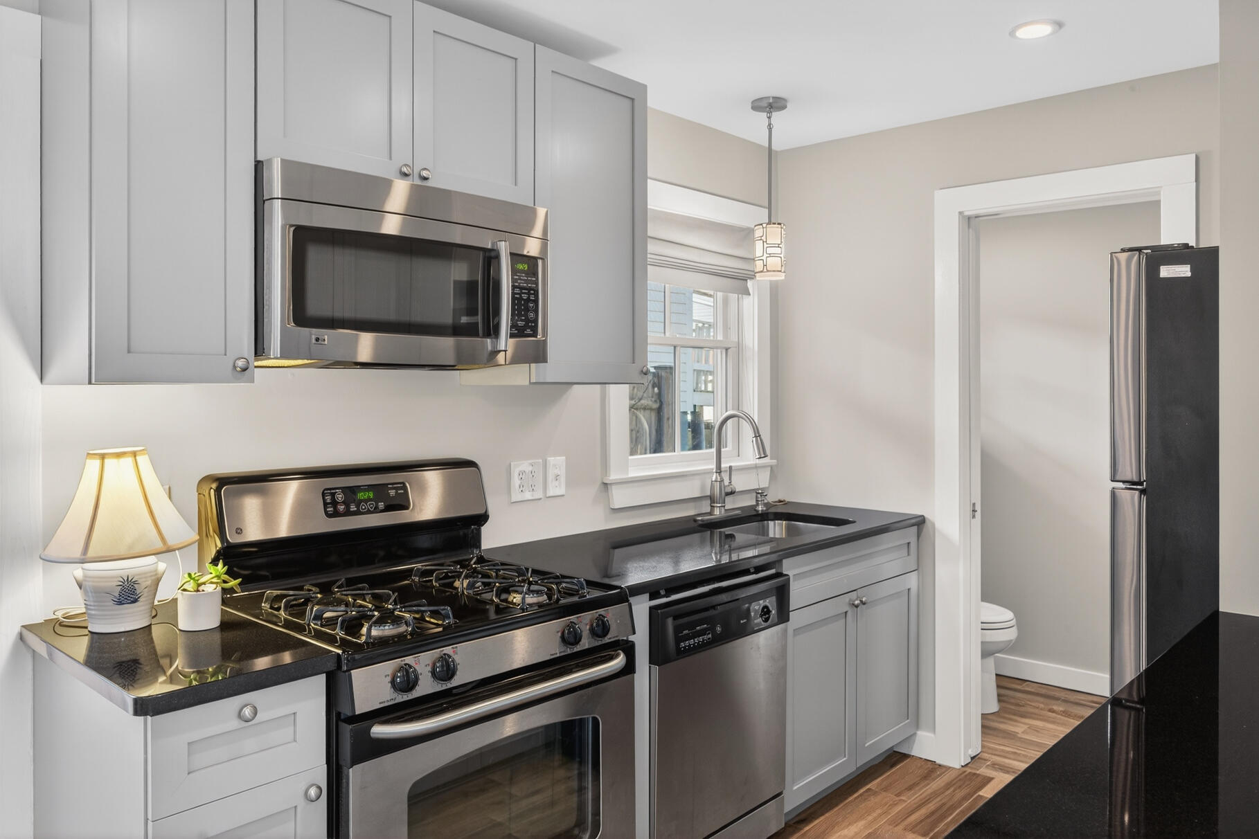 16 Conwell Street, Unit 3 Provincetown, MA 02657 - Photo 11 of 44 8P0A1766