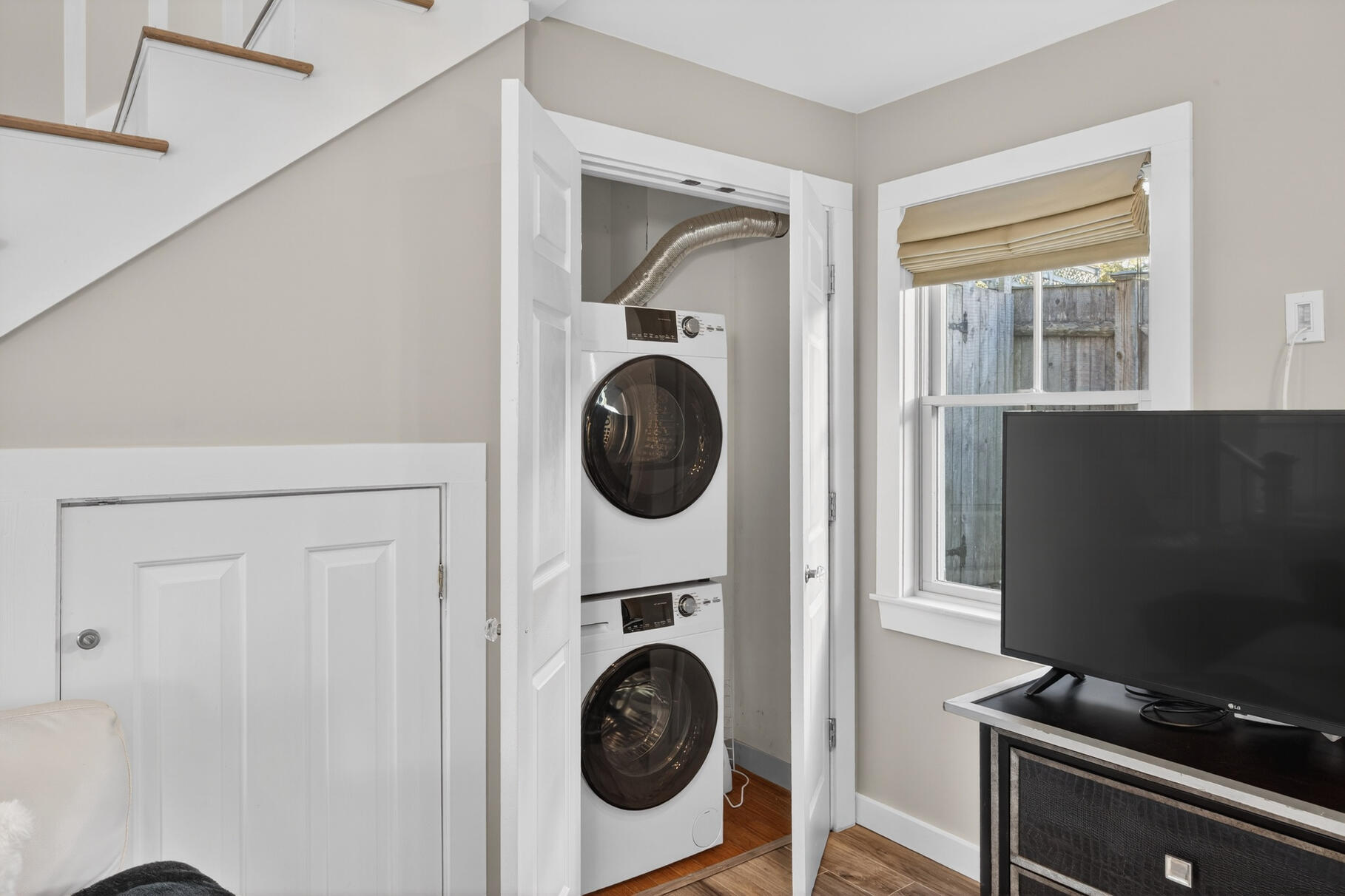 16 Conwell Street, Unit 3 Provincetown, MA 02657 - Photo 9 of 44 8P0A1791