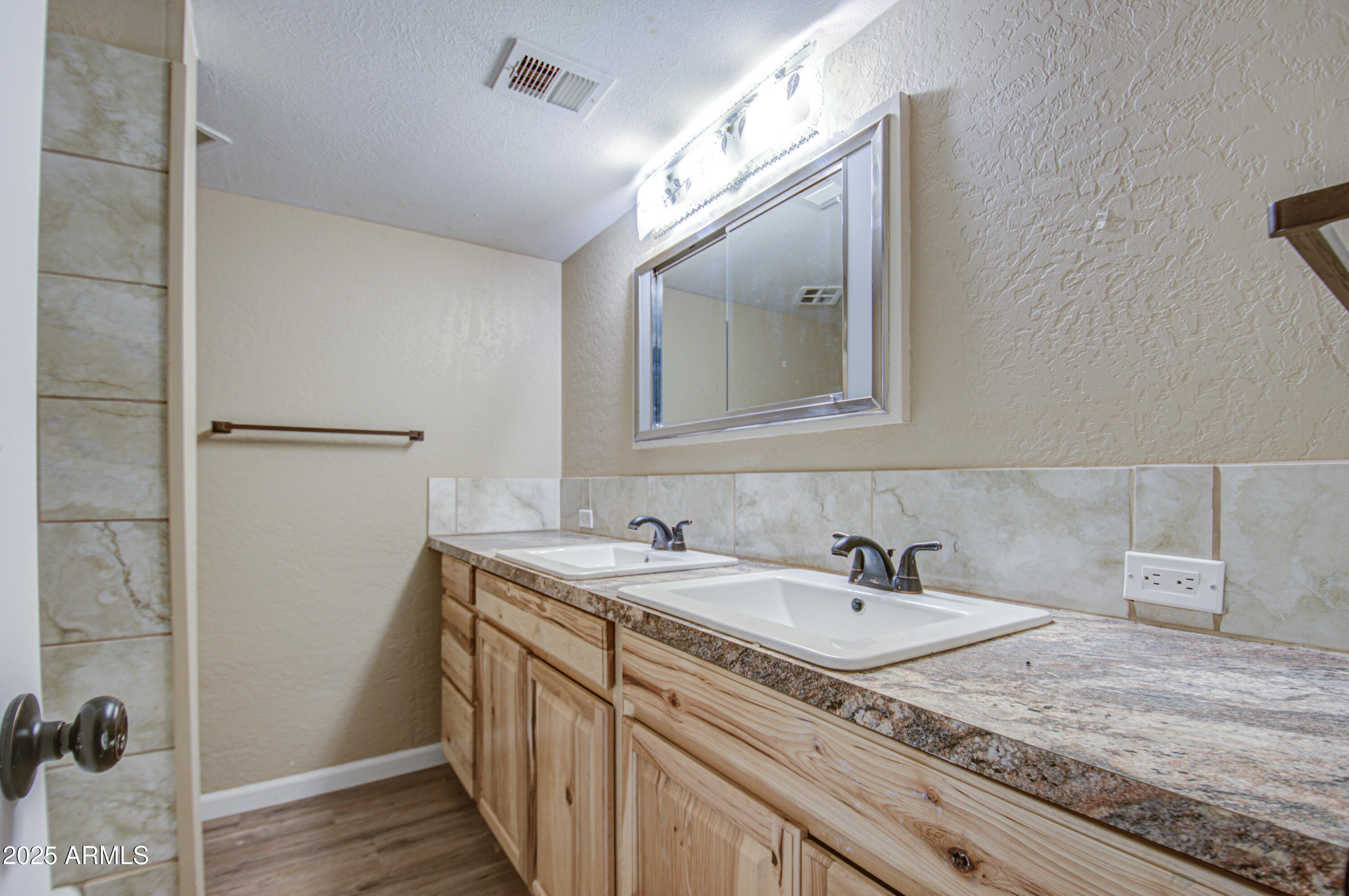 8050 South Bianco Road Casa Grande, AZ 85193 - Photo 69 of 96 Bathroom 2-pic 2