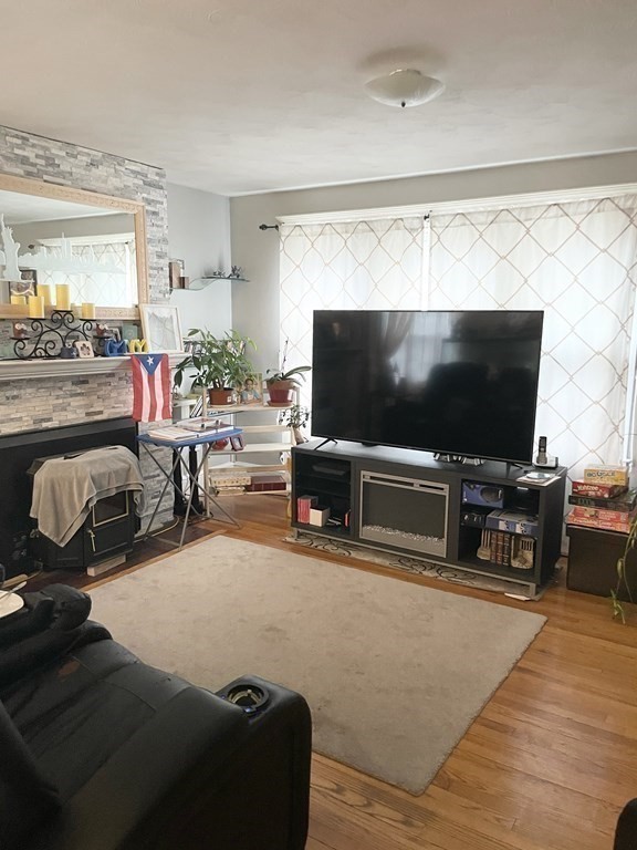 71-73 Brunswick Street Springfield, MA 01108 - Photo 6 of 30 Gallery Image 6