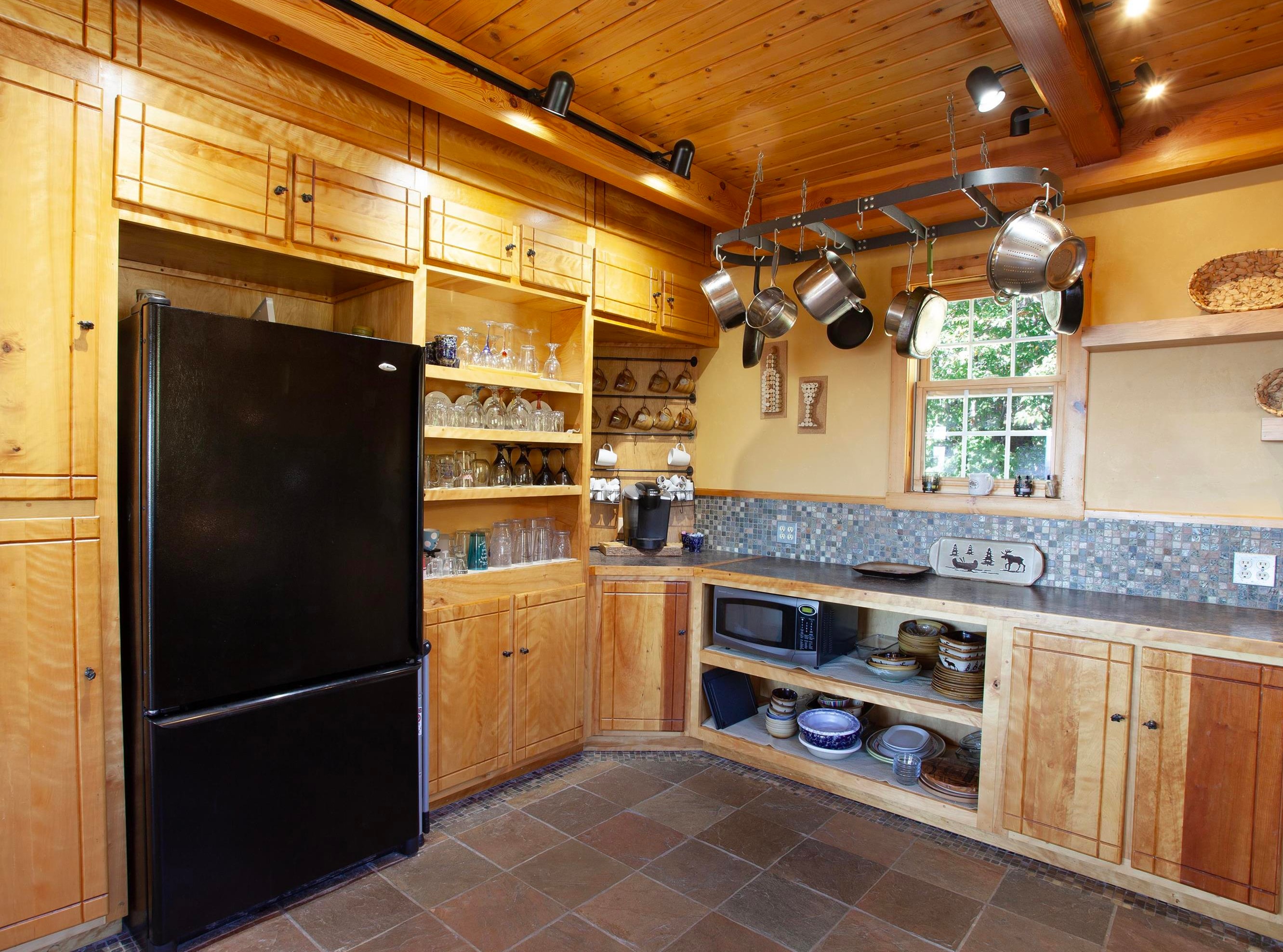 825 Case Lane Readsboro, VT 05350 - Photo 14 of 38