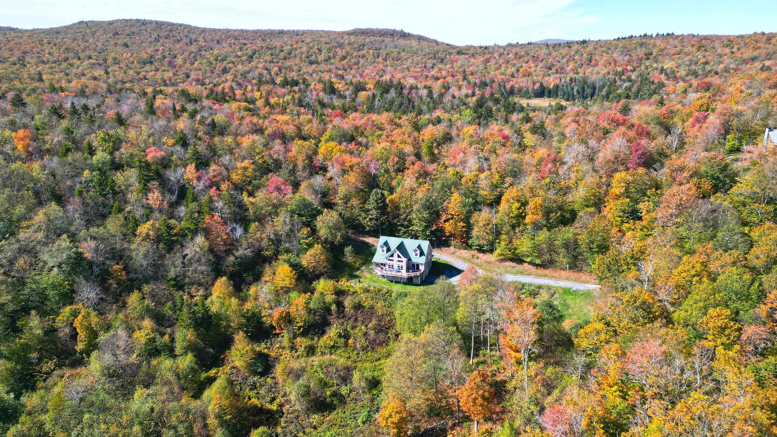 825 Case Lane Readsboro, VT 05350 - Photo 4 of 38