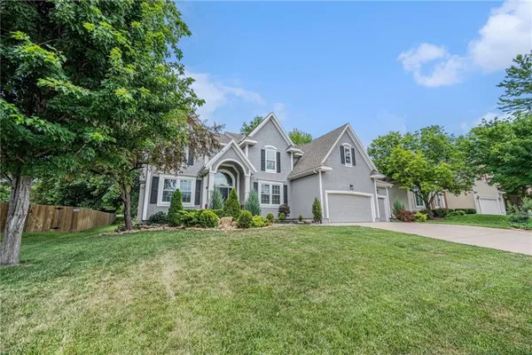 $620,000 | 7325 Oakview Street, Shawnee, KS 66216