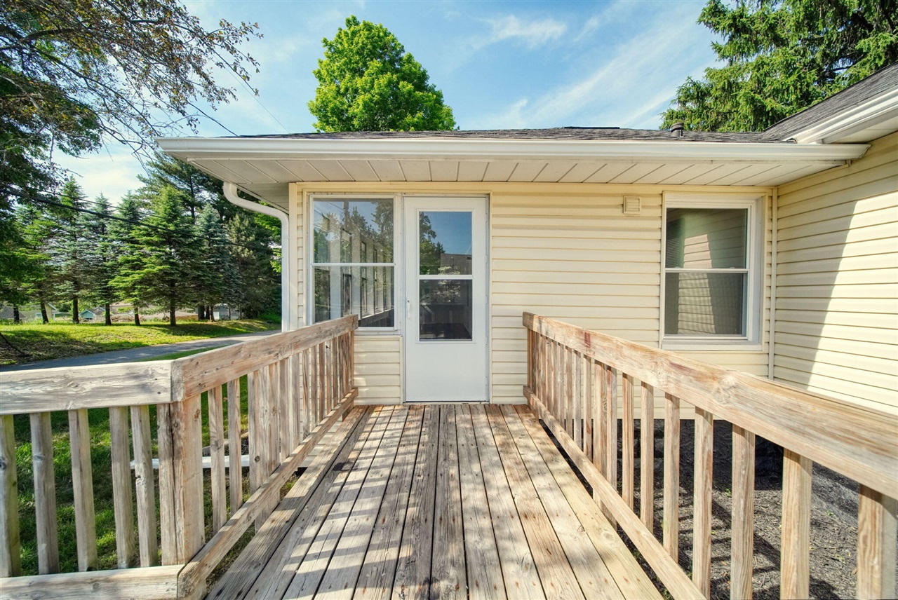 317 Lockwood Street Jackson, MI 49203 - Photo 3 of 32