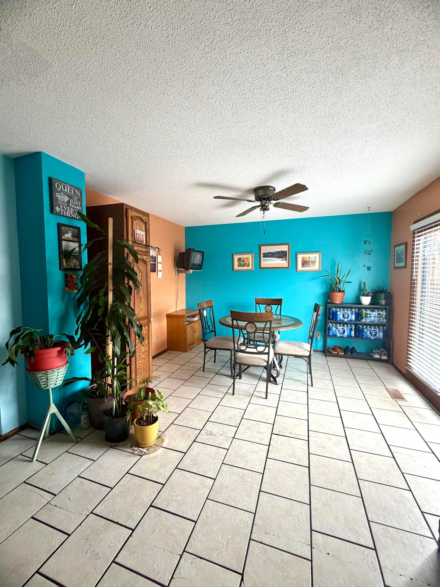 Open concept dining area adjacent to the kitchen