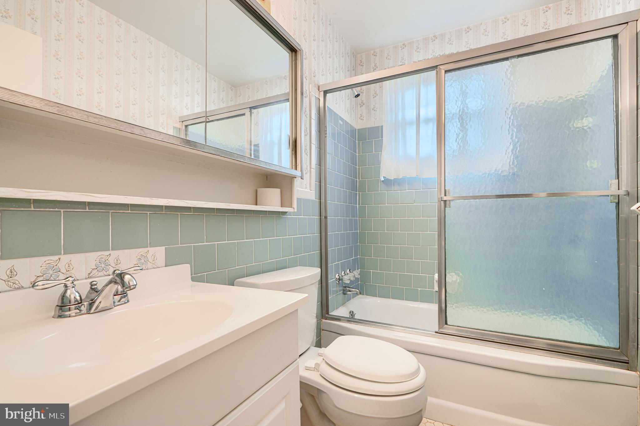 211 Rothwell Drive Lutherville-Timonium, MD 21093 - Photo 21 of 39 Hall full bath