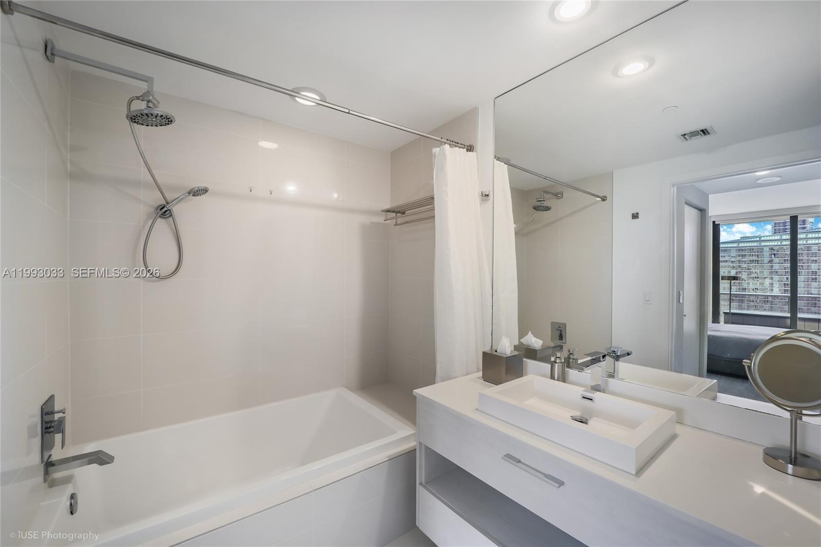 55 Southwest 9th Street, Unit 3004 Miami, FL 33130 - Photo 10 of 29