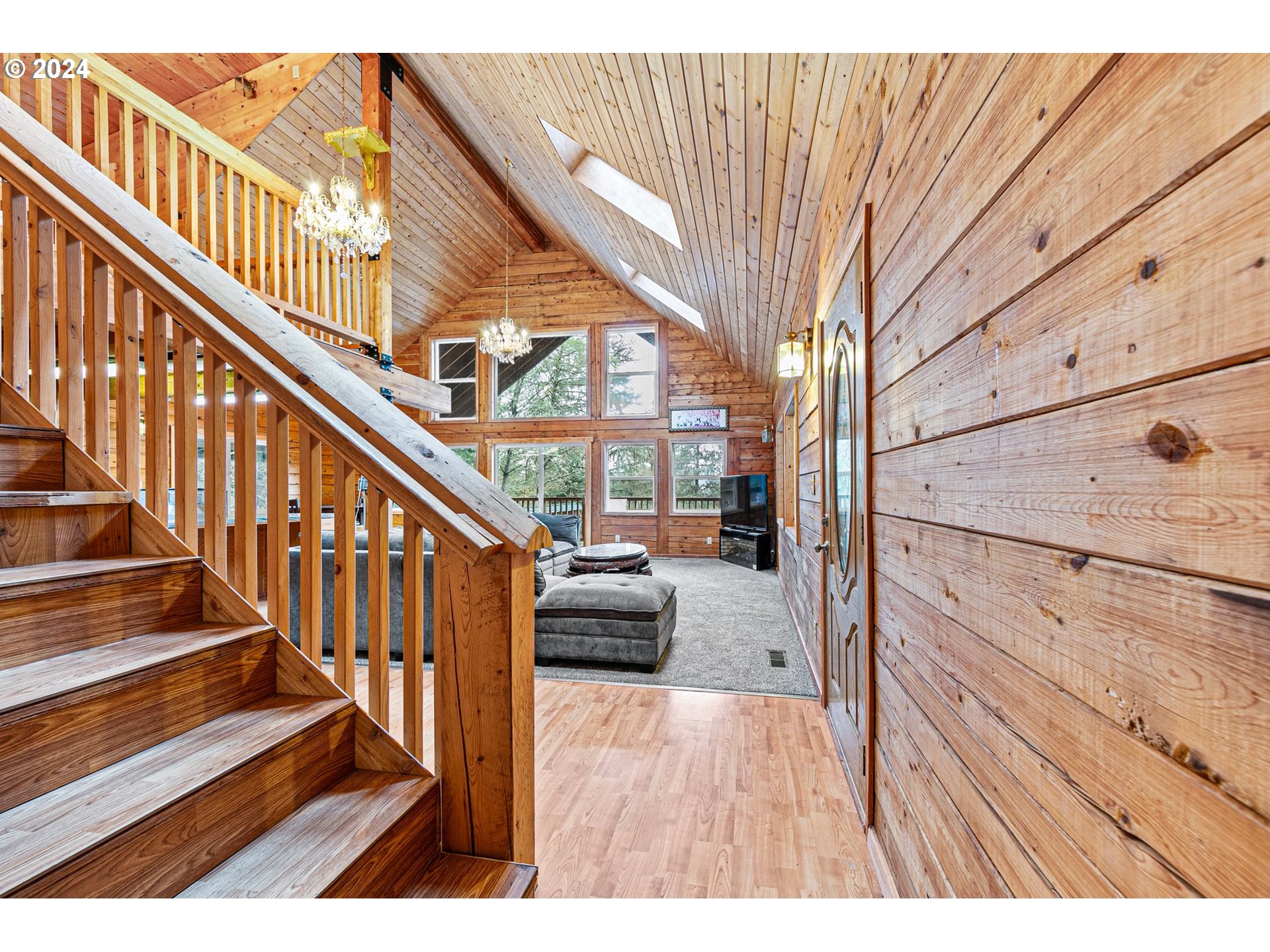 923 Lone Rock Road Glide, OR 97443 - Photo 20 of 48 Staircase