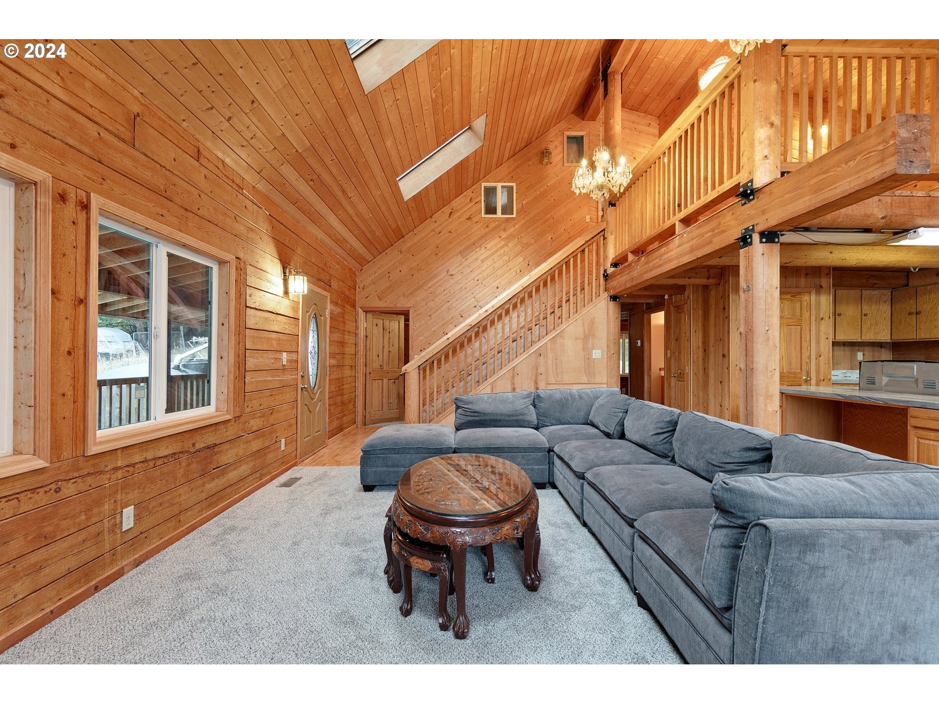 923 Lone Rock Road Glide, OR 97443 - Photo 4 of 48 Living Room/Entrance