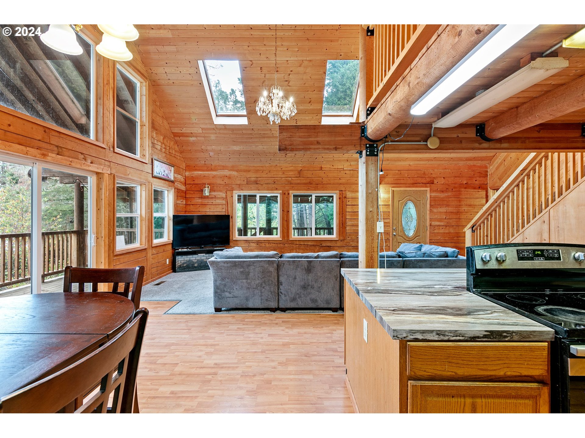 923 Lone Rock Road Glide, OR 97443 - Photo 8 of 48 Kitchen/Dining Room
