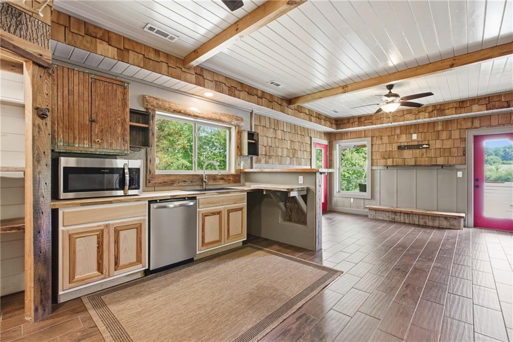 456 Oak Springs Road Clarkesville, GA 30523 - Photo 8 of 52
