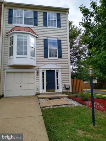 $3,200 | 13511 Bannacker Place, Herndon, VA 20171