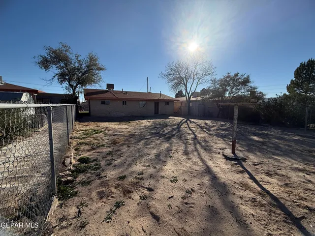 $129,900 | 518 East Washington Street, Anthony, TX 79821