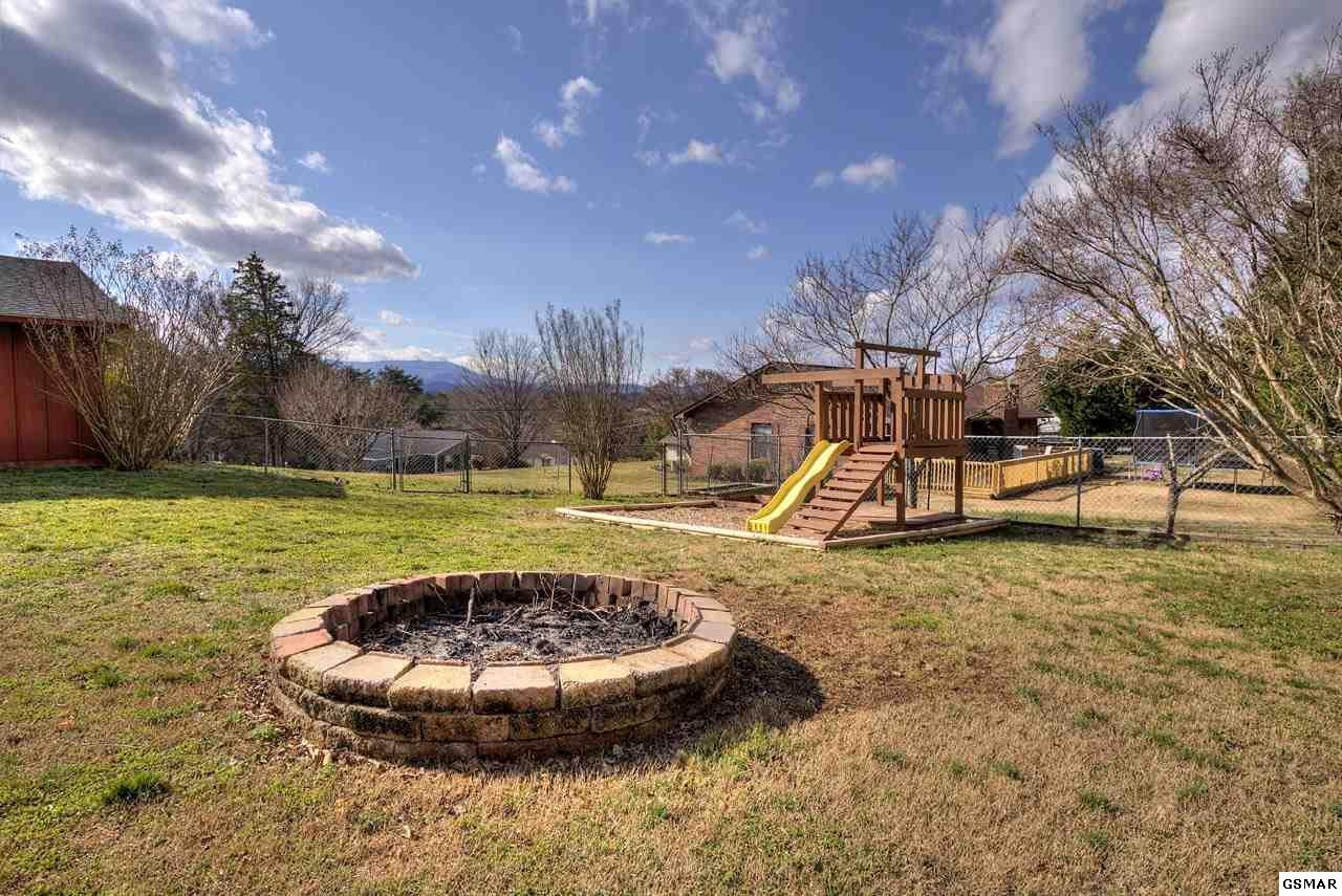 1437 Denton Road Sevierville, TN 37862 - Photo 2 of 32