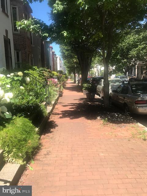 122 Bates Street Northwest, Unit 2 Washington, DC 20001 - Photo 2 of 9 Walkway