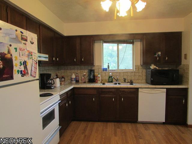 6921 Barrett Road Geneva, OH 44041 - Photo 2 of 25