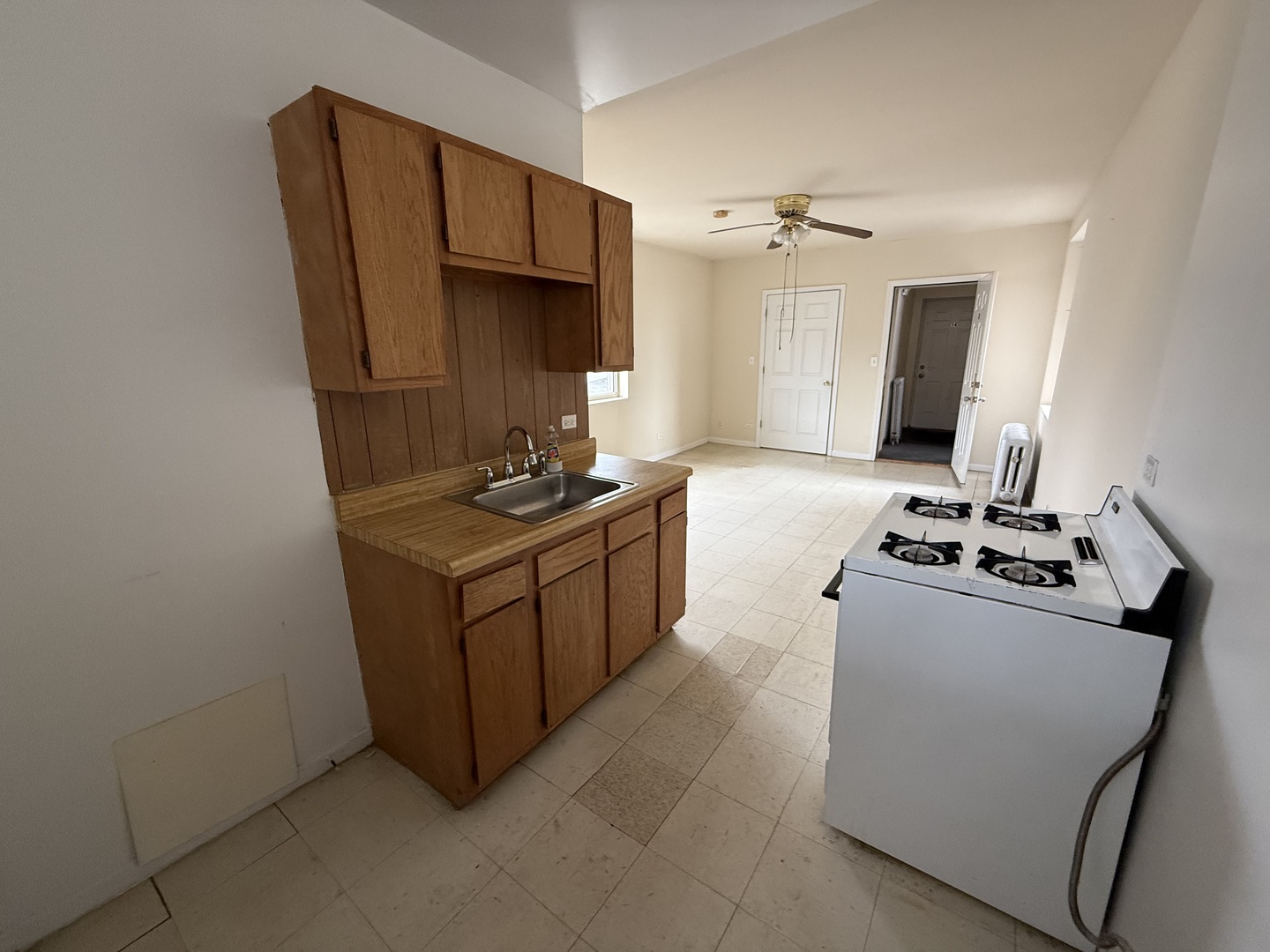 5011 West Cermak Road, Unit 27 Cicero, IL 60804 - Photo 3 of 6 Gallery Image 3