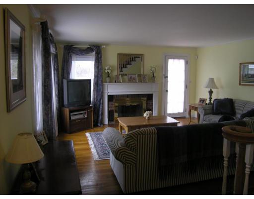 27 Fairview Road Woburn, MA 01801 - Photo 9 of 17 Gallery Image 9