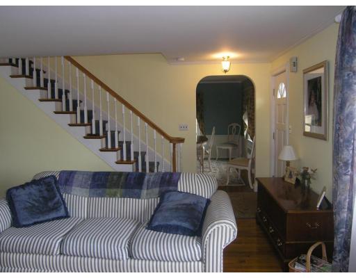 27 Fairview Road Woburn, MA 01801 - Photo 10 of 17 Gallery Image 10