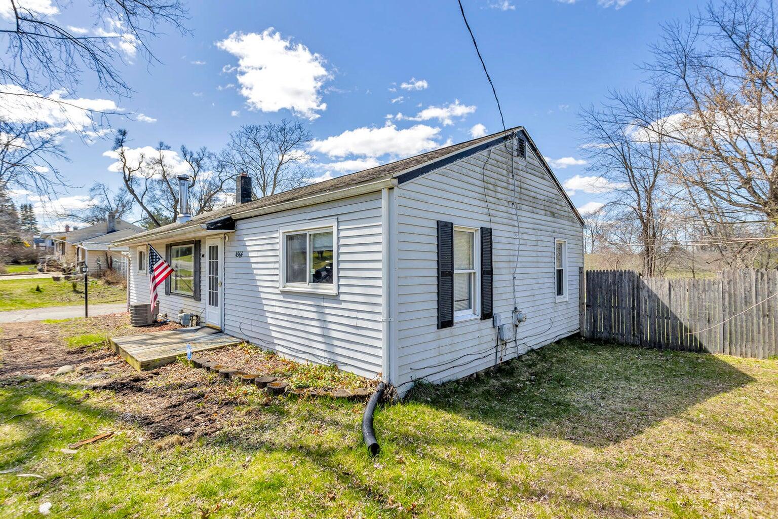 4564 Ackerson Lake Road Jackson, MI 49201 - Photo 4 of 51 4