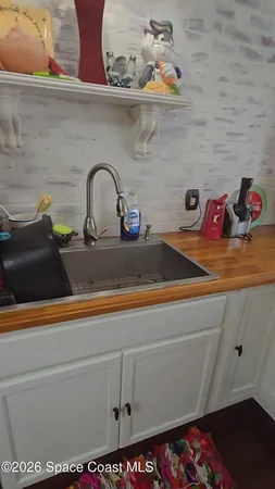 a close view of sink and tap