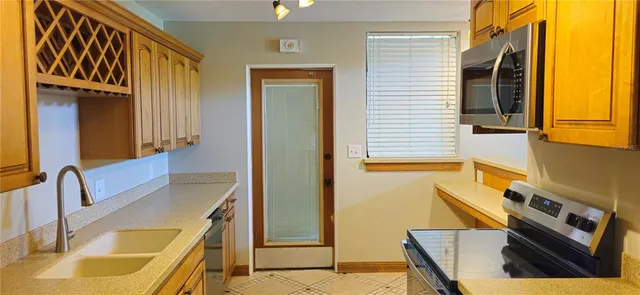 $359,000 | 126 East Cypress Avenue, Howey-in-the-Hills, FL 34737