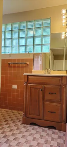 $359,000 | 126 East Cypress Avenue, Howey-in-the-Hills, FL 34737