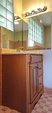 $359,000 | 126 East Cypress Avenue, Howey-in-the-Hills, FL 34737