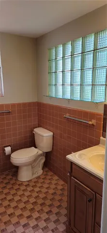 $359,000 | 126 East Cypress Avenue, Howey-in-the-Hills, FL 34737