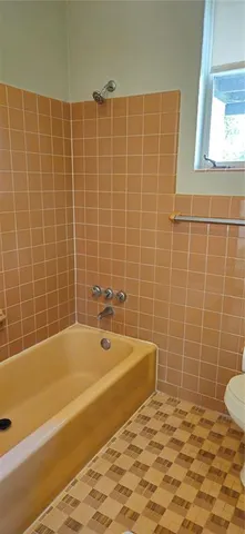 $359,000 | 126 East Cypress Avenue, Howey-in-the-Hills, FL 34737