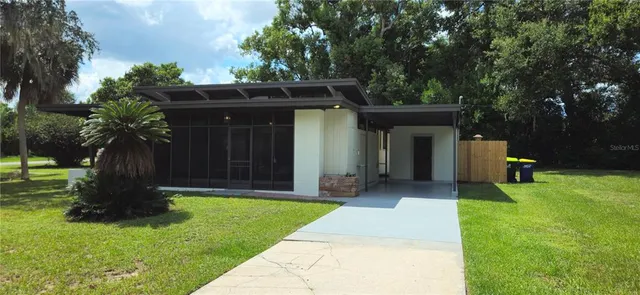 $359,000 | 126 East Cypress Avenue, Howey-in-the-Hills, FL 34737