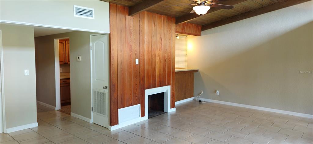 126 East Cypress Avenue Howey-in-the-Hills, FL 34737 - Photo 8 of 33