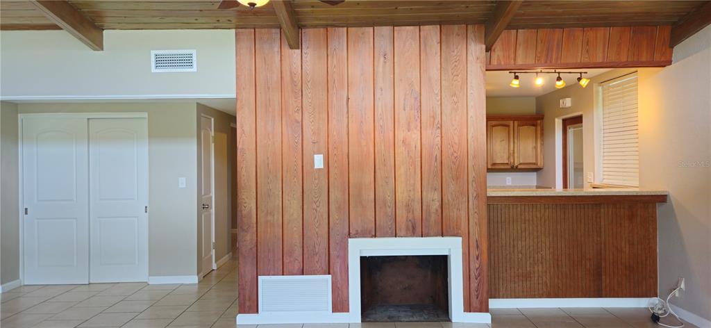 126 East Cypress Avenue Howey-in-the-Hills, FL 34737 - Photo 10 of 33