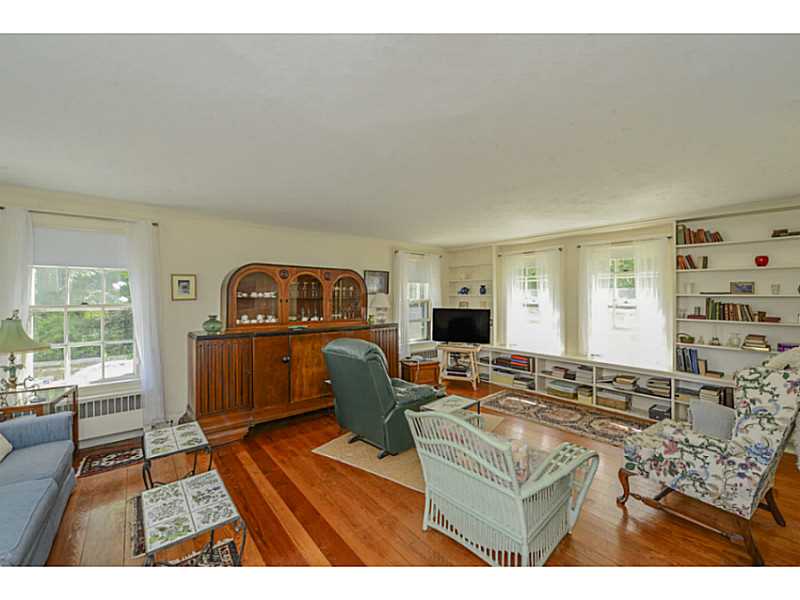 140 Willett Road North Kingstown, RI 02874 - Photo 4 of 25 Living Room.