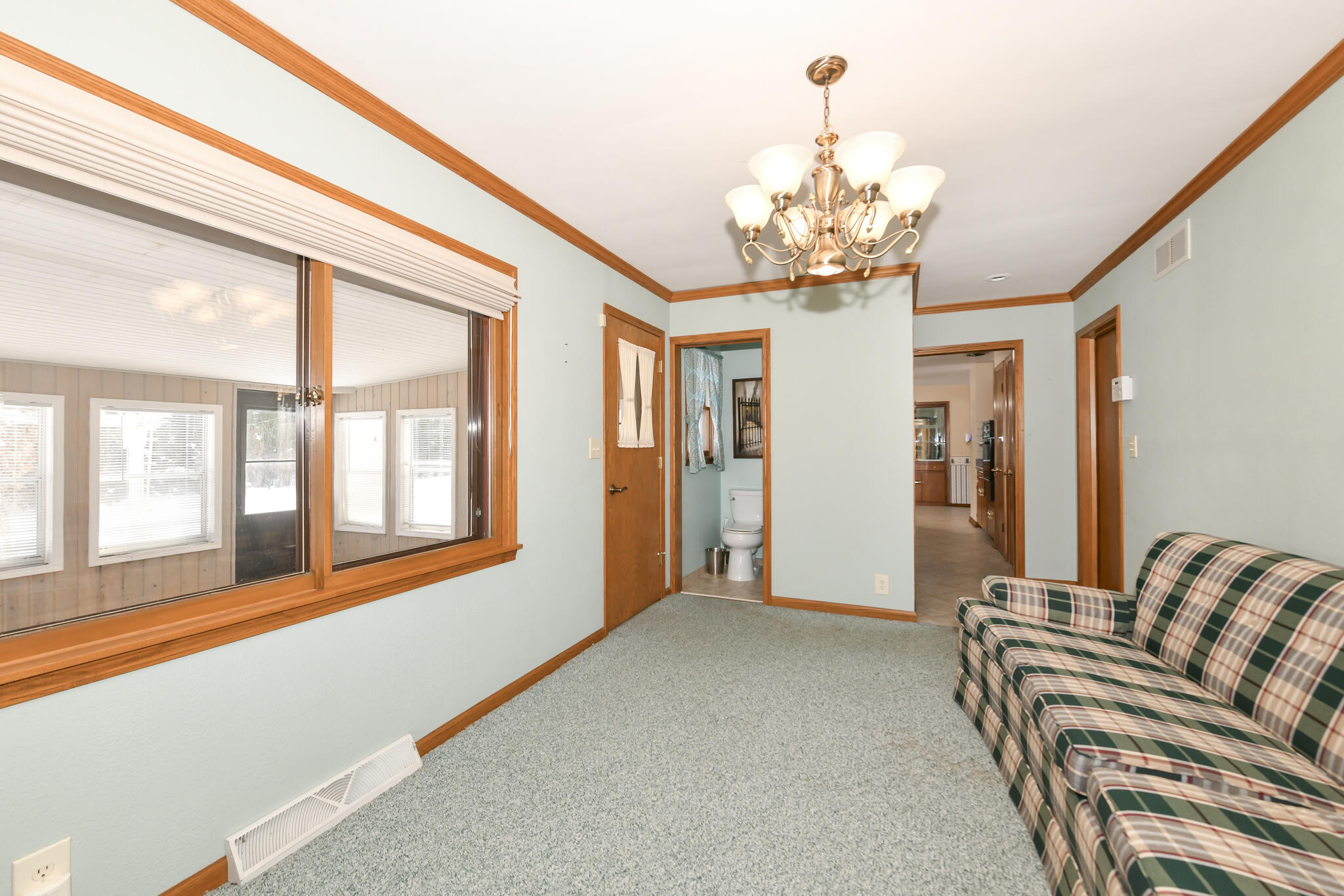 3446 South 104th Street Greenfield, WI 53227 - Photo 20 of 31 Family Room/Dinning Room